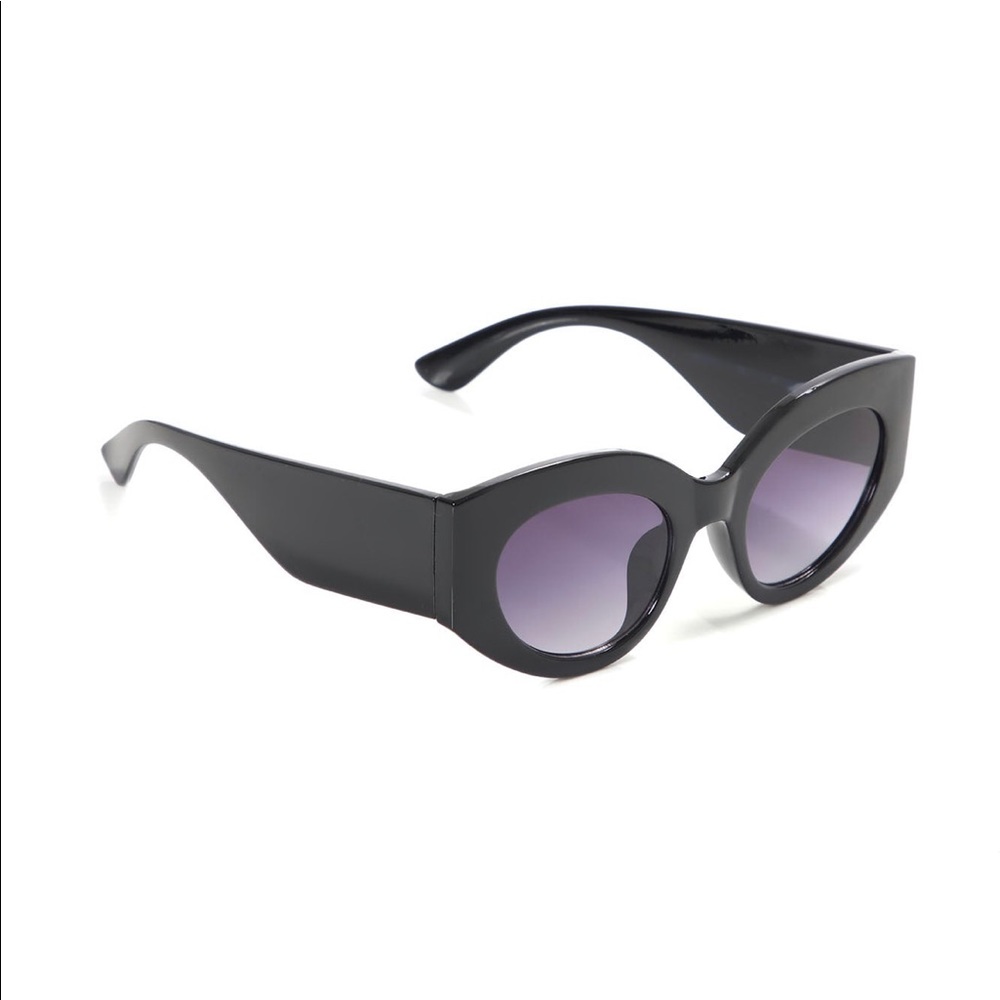 Sunglasses - Picture 3 of 4